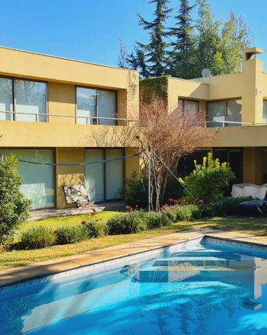 Espectacular Casa Mediterránea en Venta en Lo Barnechea